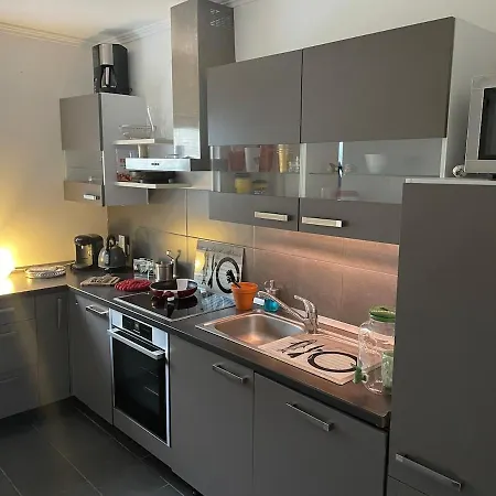 Private With Garden 2 Bedrooms 1 Bathroom Complete Norderstedt
